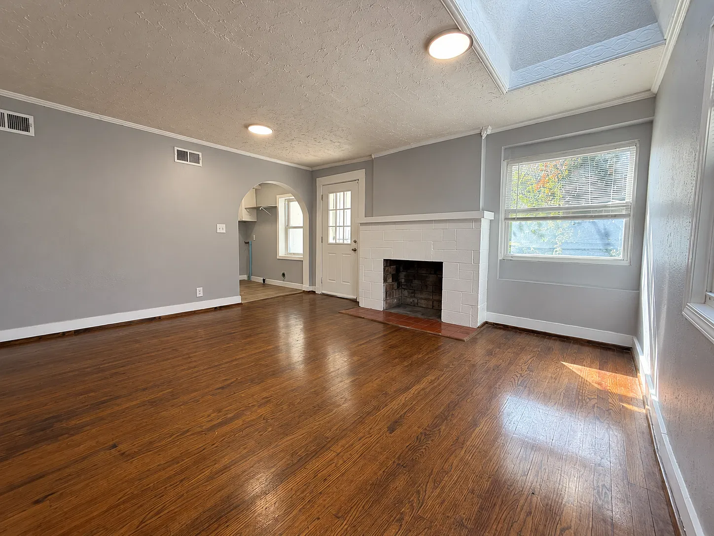 3 bed, 1100 sqft, $1,400 — Photo 4