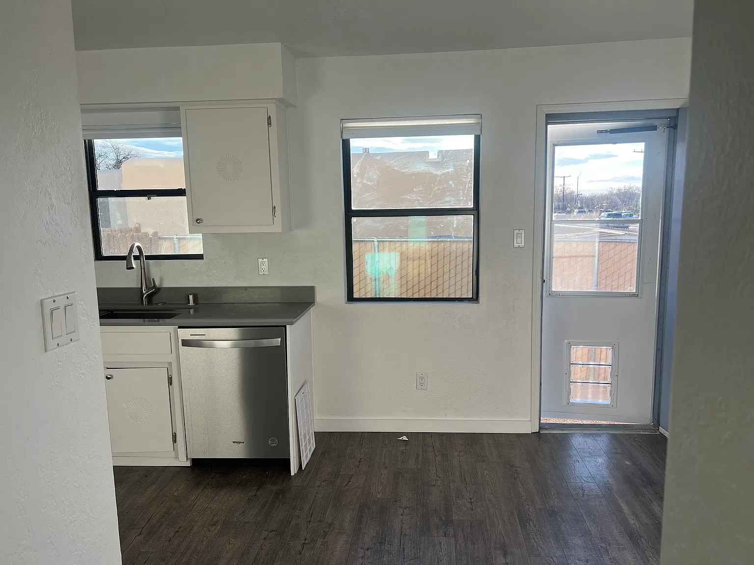 2 bed, 1.5 bath, 1075 sqft, $1,900 — Photo 2