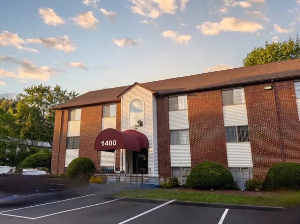1400 Skyline Dr Unit 3, Lowell, MA 01854