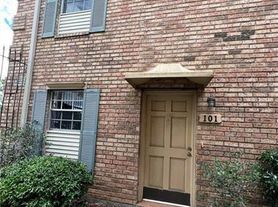 5204 W Napoleon Ave, Metairie, LA