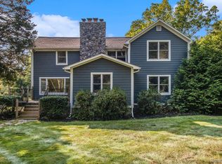 4275 Fenton Rd, Hartland, MI 48353