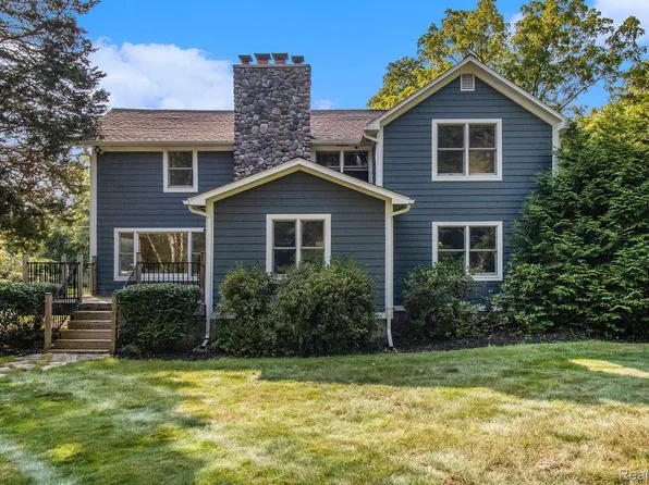 4275 Fenton Rd, Hartland, MI 48353