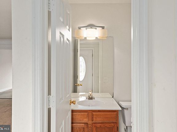 5th image of 306 Batley Ct