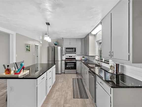 4th image of 1075 8TH STREET NW