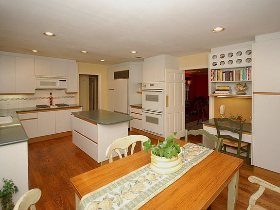 Custom Kitchen w/sub zero