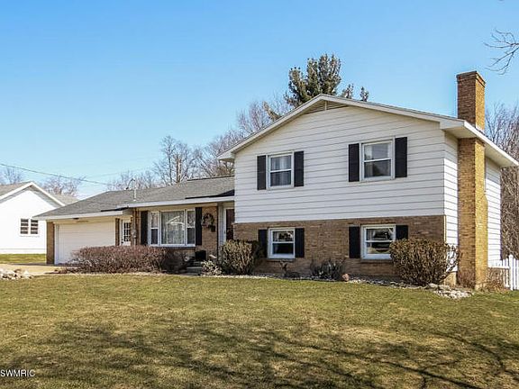 5th image of 1744 Pheasant Ave NW