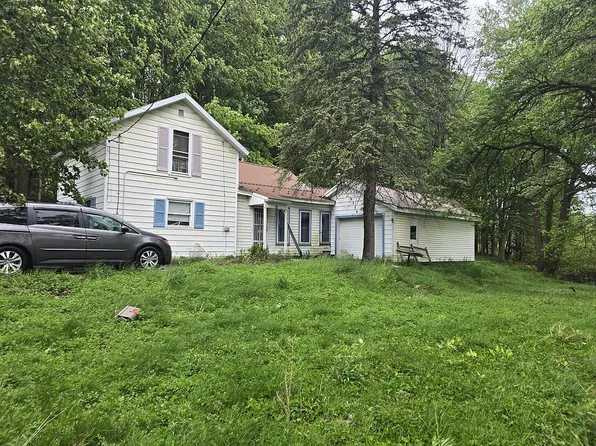 9256 Genesee Rd, East Concord, NY 14055