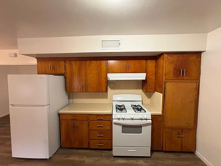 690 W North Way — Photo 17