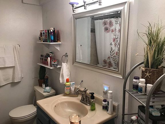 5th image of 2689 Clarendon Dr