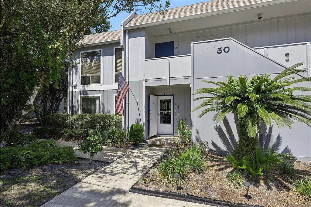 2 bed, 2.0 bath, 972 sqft, $1,595 — Photo 1