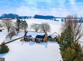 754 Main St, Fawn Grove, PA 17321