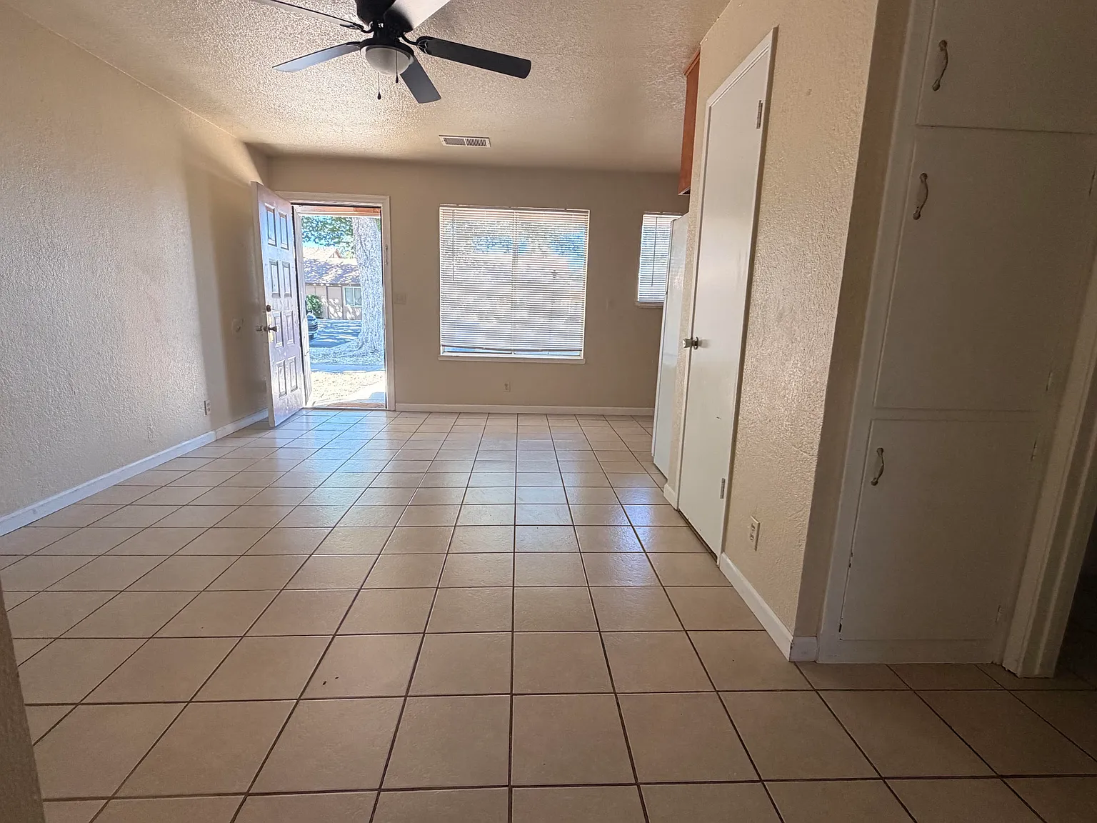 2 bed, $1,400 — Photo 2