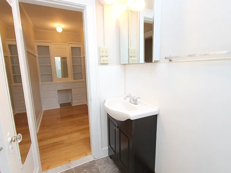 Hardwood Studio Bathroom