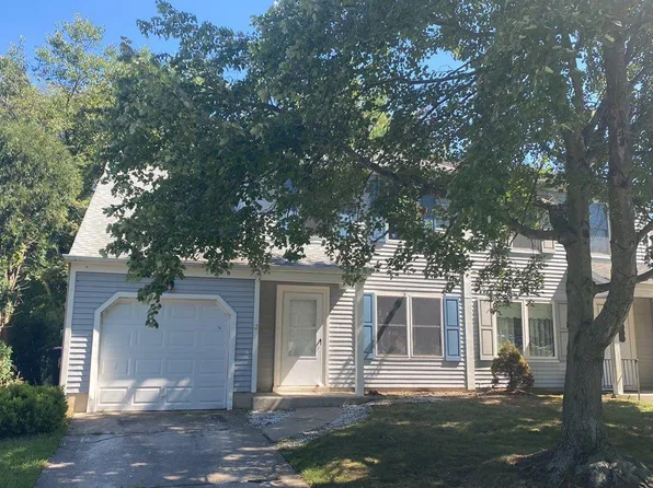 12 Woodmill Dr, Clementon, NJ 08021