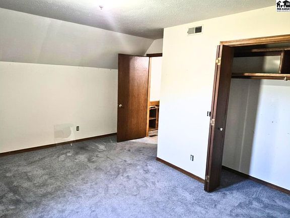 4th image of 2352 Comanche Rd