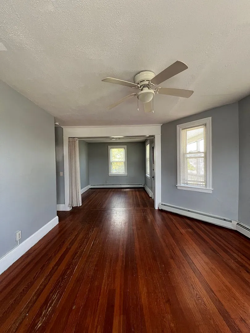 Spacious 2 bed/1 Bath in Knightsville! — Photo 4