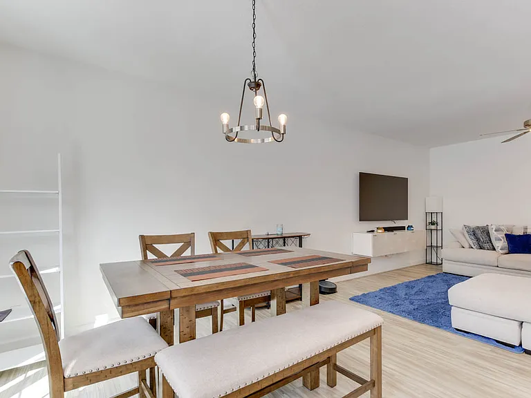 2416 Trafton Pl — Photo 25
