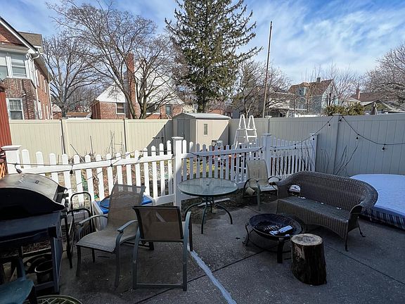 5th image of 47 Blackford Ave #1