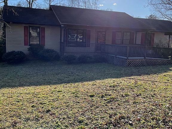 3rd image of 707 Forest Hill Dr