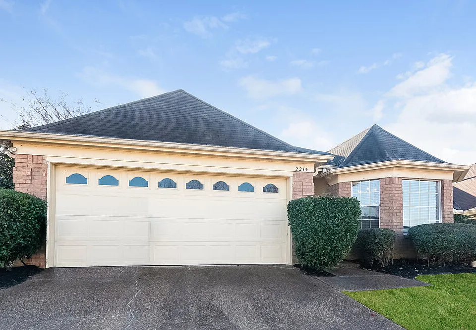 2214 Lake Hill Ct