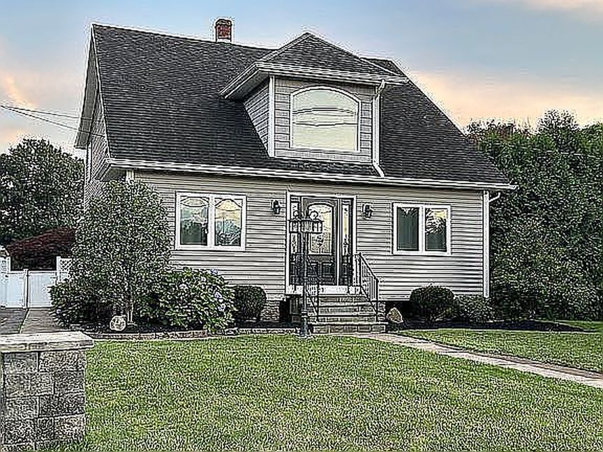 681 Mill St - Property Image