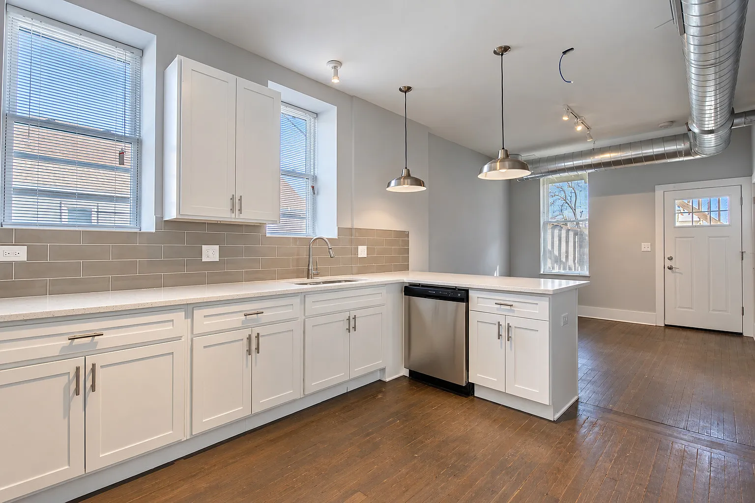 1 bed, 568 sqft, $1,700 — Photo 3