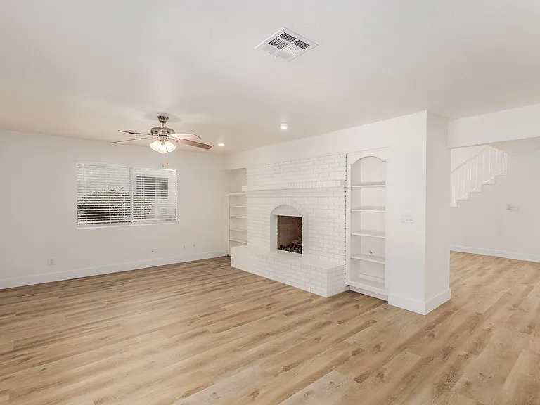 861 Vegas Valley Dr — Photo 11