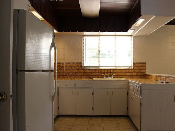 4th image of 1436 Hillside Dr