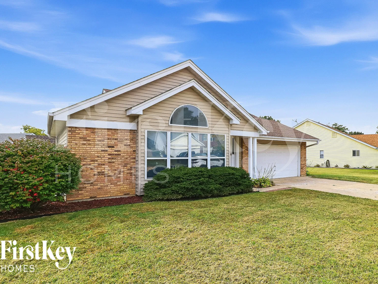 3 bed, 2.0 bath, 1483 sqft, $2,115 — Photo 2