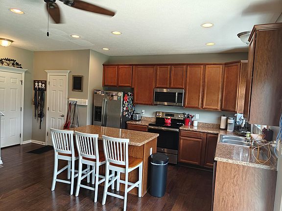 5th image of 111 Firestone Dr