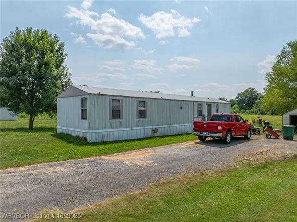 123 N Highway 252, Lavaca, AR 72941