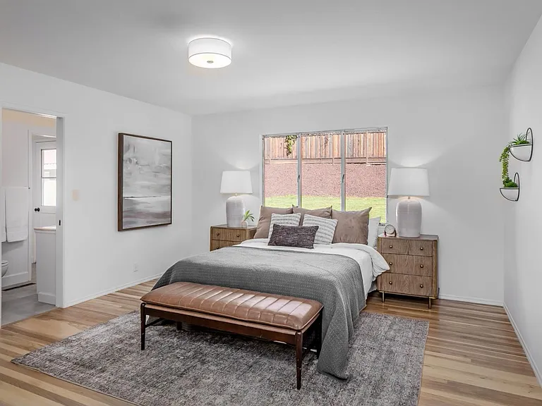 1755 Mora Ct — Photo 3