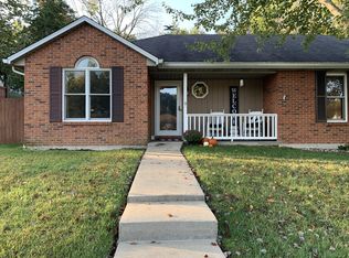 2048 Deer Trl, Jefferson City, MO 65101