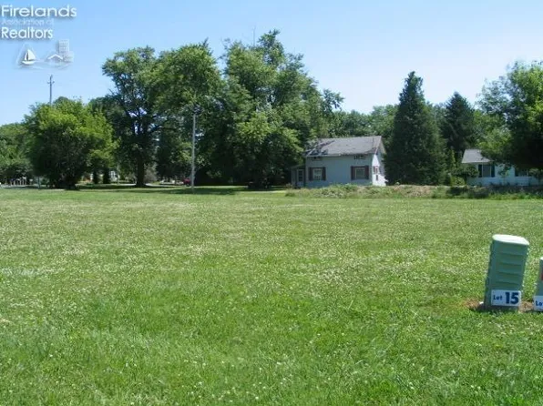 2245 S Emerald Shores Dr, Lakeside Marblehead, OH 43440