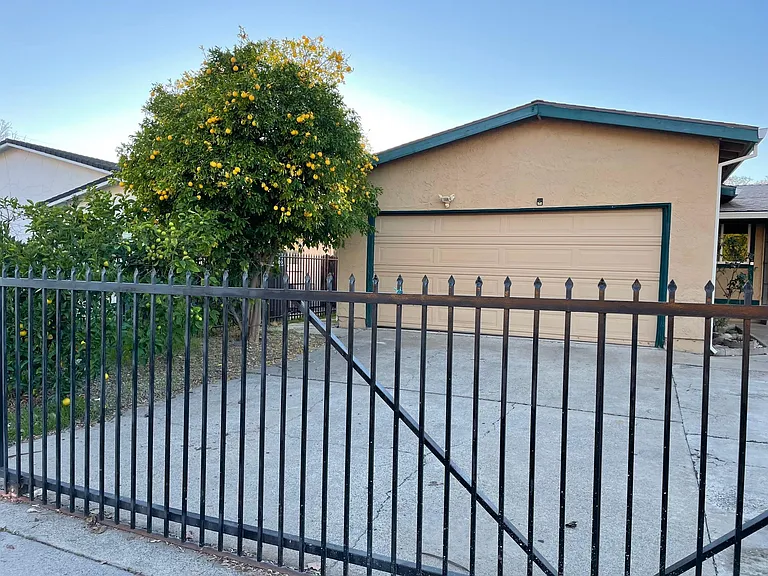 6080 Wilkinson St — Photo 14