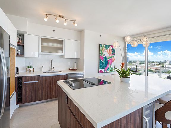 2nd image of 7330 Ocean Ter APT 904