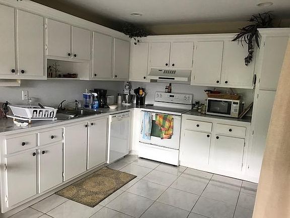 3rd image of 1521 NW 19th Ter