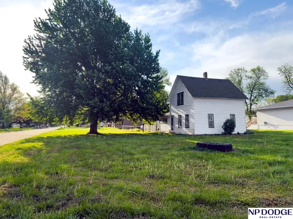 641 W 10th St, North Bend, NE 68649