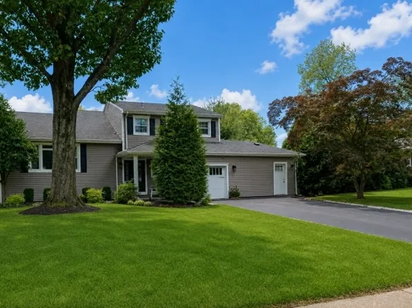 16 Featherbed Ln, Clark Twp., NJ 07066