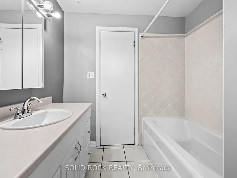 1631 Charbonneau St — Photo 24