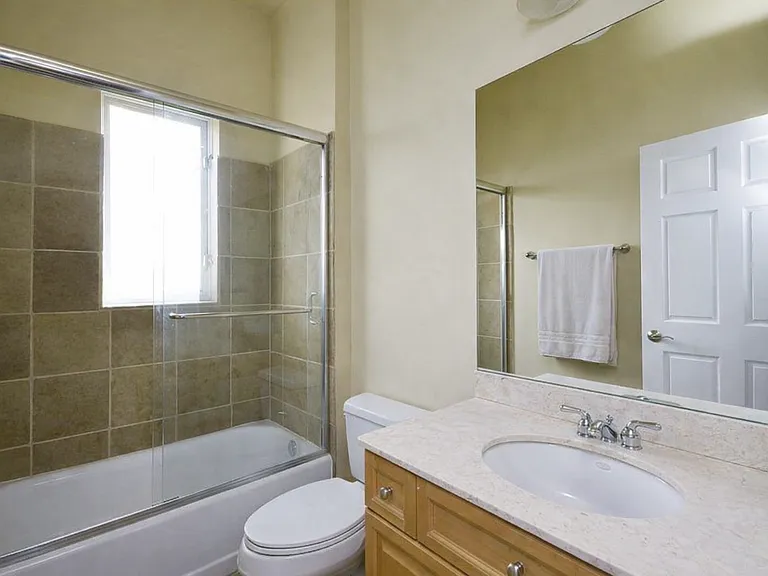 924 W Cornelia Ave #4S — Photo 16