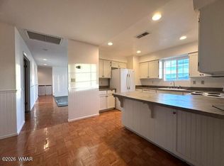 695 13th St W, Saint Johns, AZ 85936