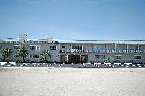 2nd image of 1940 Biarritz Dr APT 7