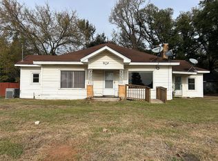 1030 S Cass St, Centerville, TX 75833