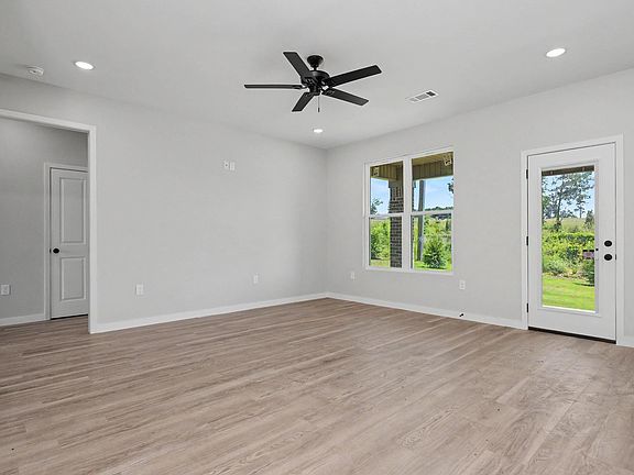 4th image of 29 Walnut Valley Dr