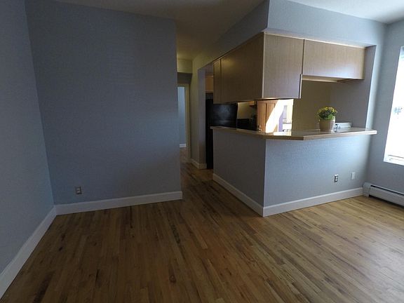 3rd image of 1629 N Clarkson St APT 13