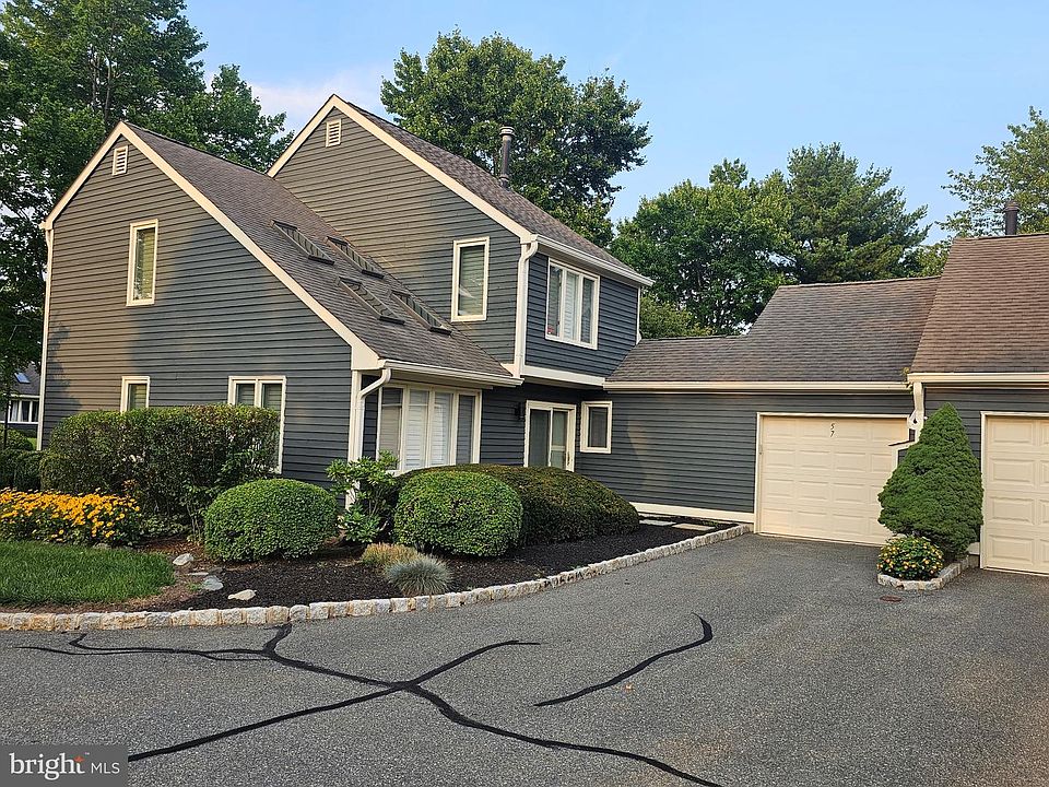 1st image of 57 Village Dr