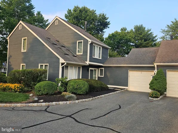 57 Village Dr, Basking Ridge, NJ 07920