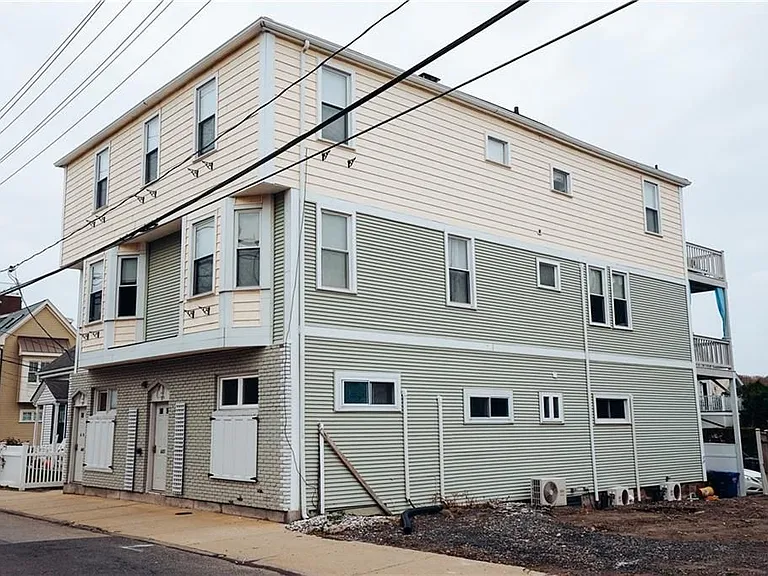 603 Thames St #1 — Photo 4