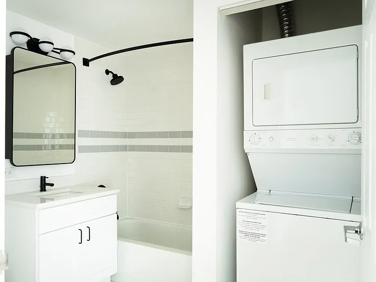 Grove Pointe — Photo 2